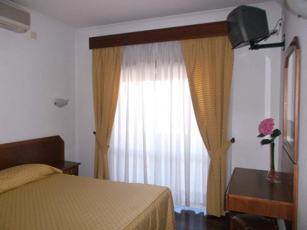 Residencial Santa Clara Hotel Fátima Kamer foto